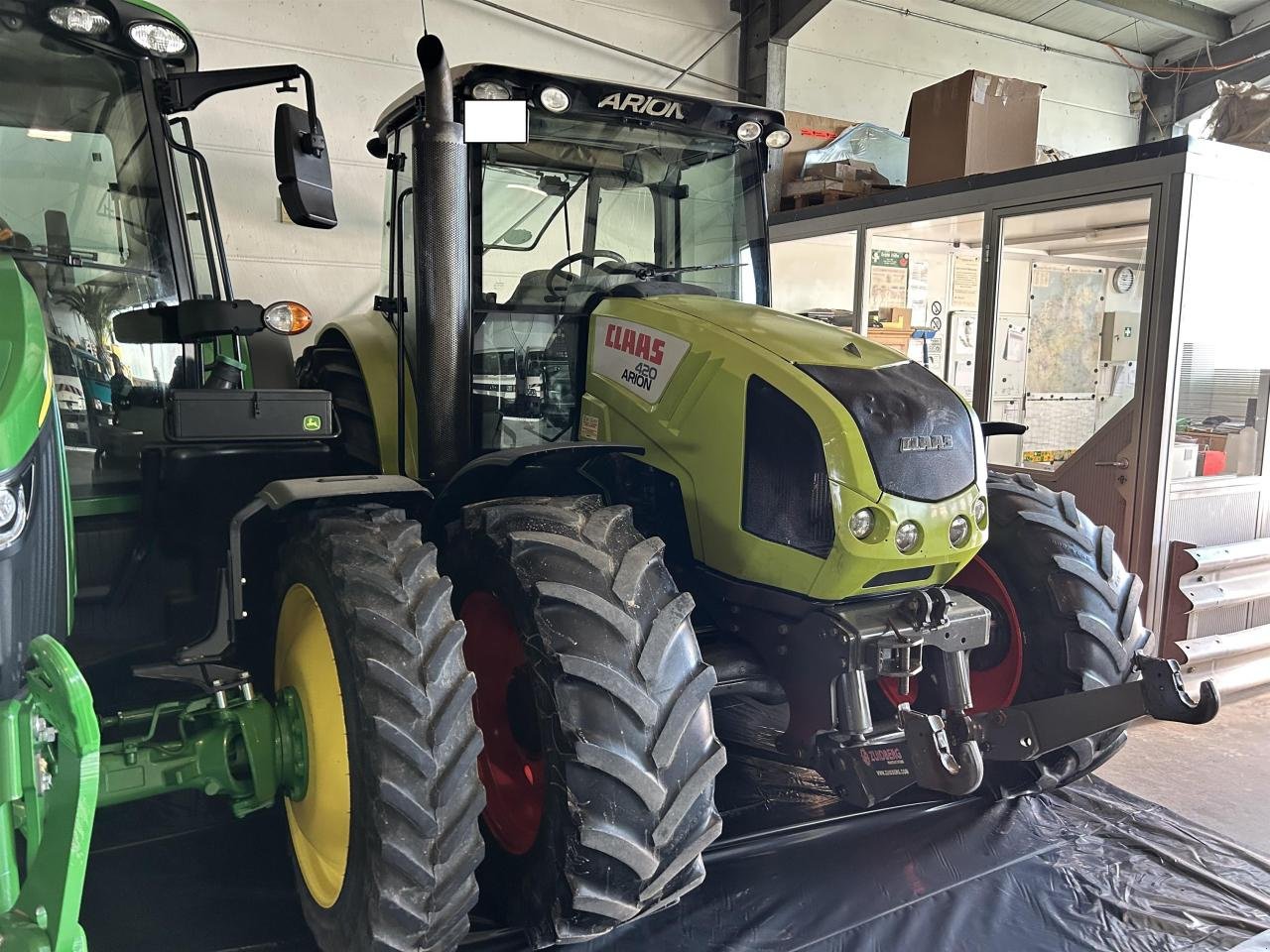 Traktor of the type CLAAS Arion 420, Gebrauchtmaschine in Niederkirchen (Picture 3)