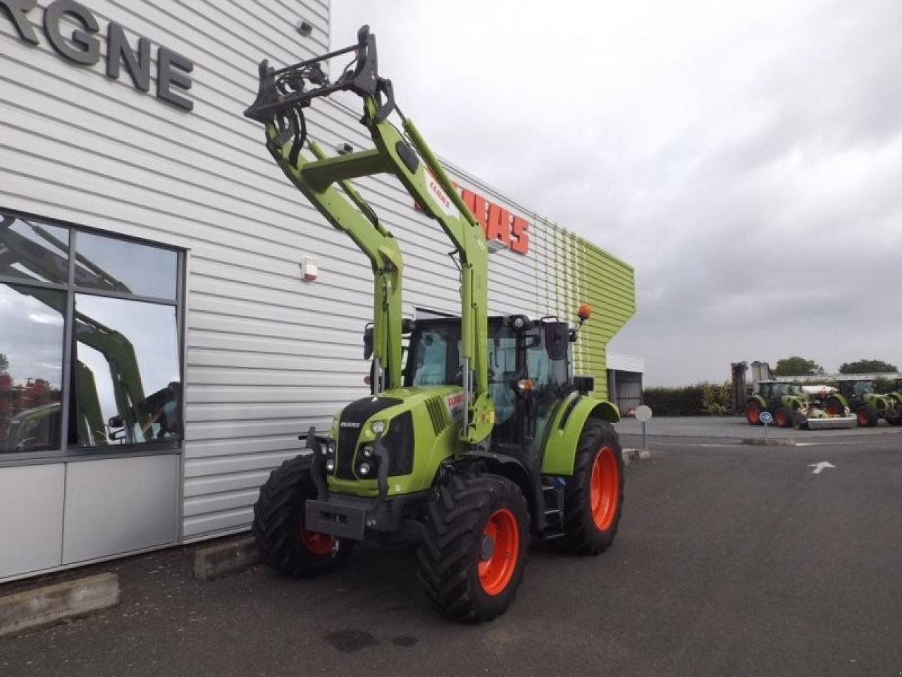 Traktor des Typs CLAAS arion 430 (a53/300), Gebrauchtmaschine in SAULZET (Bild 1)