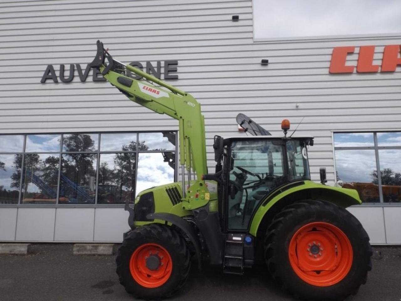 Traktor des Typs CLAAS arion 430 (a53/300), Gebrauchtmaschine in SAULZET (Bild 2)