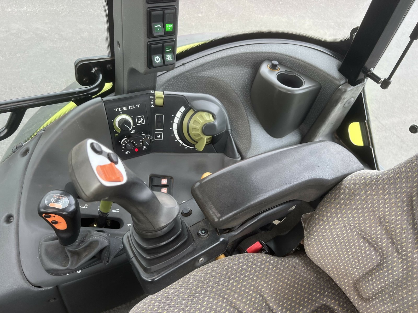 Traktor des Typs CLAAS ARION 430 FL100, Gebrauchtmaschine in Gannat (Bild 9)