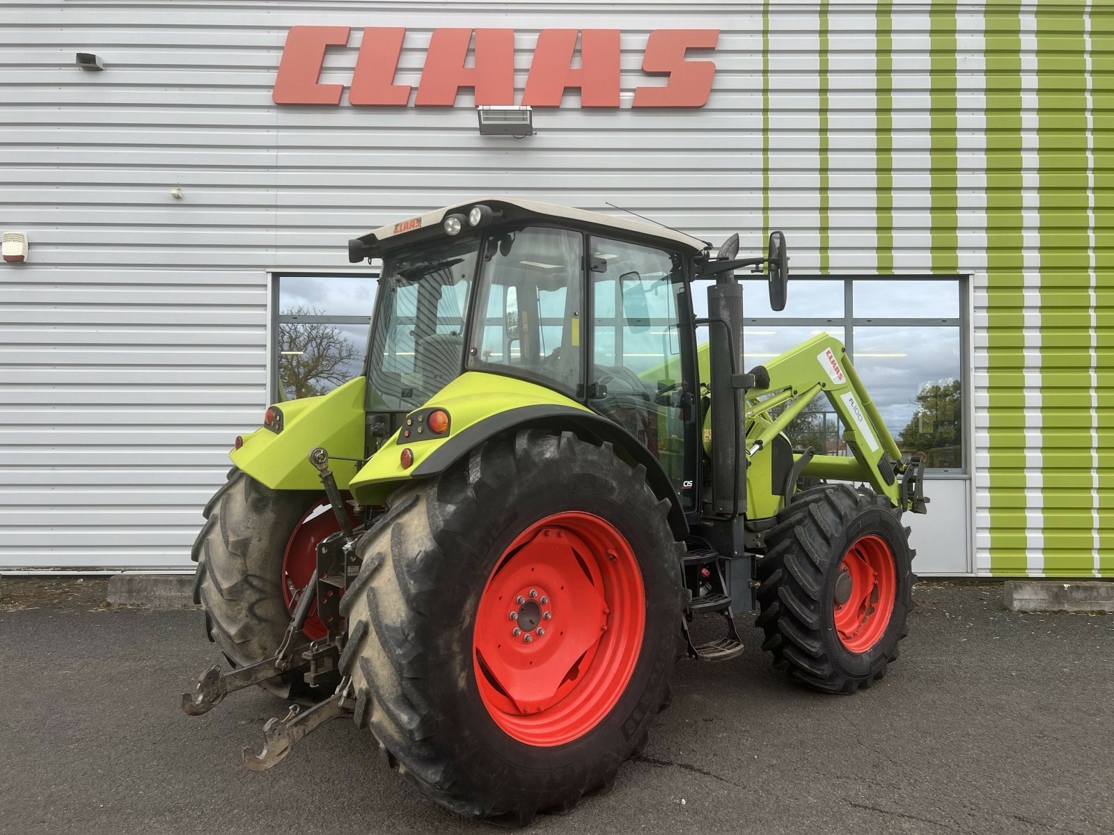 Traktor des Typs CLAAS ARION 430 FL100, Gebrauchtmaschine in Gannat (Bild 3)