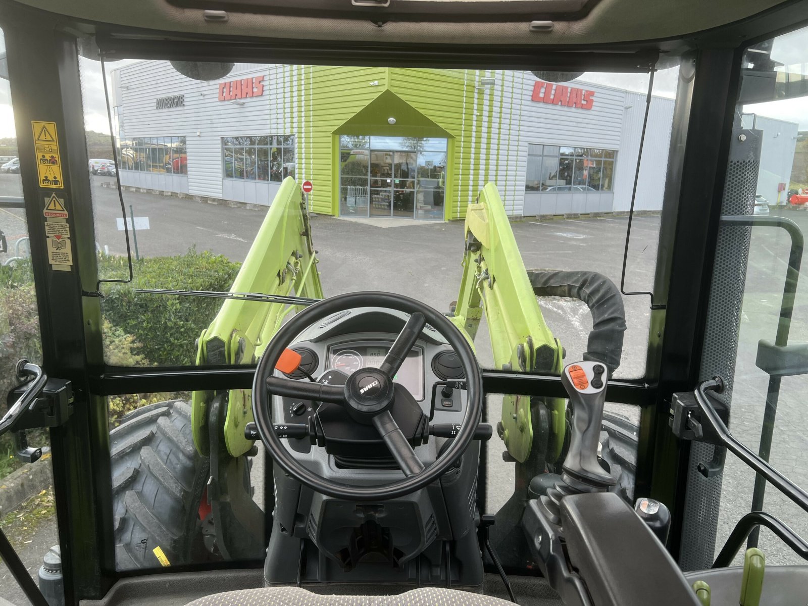 Traktor des Typs CLAAS ARION 430 FL100, Gebrauchtmaschine in Gannat (Bild 10)