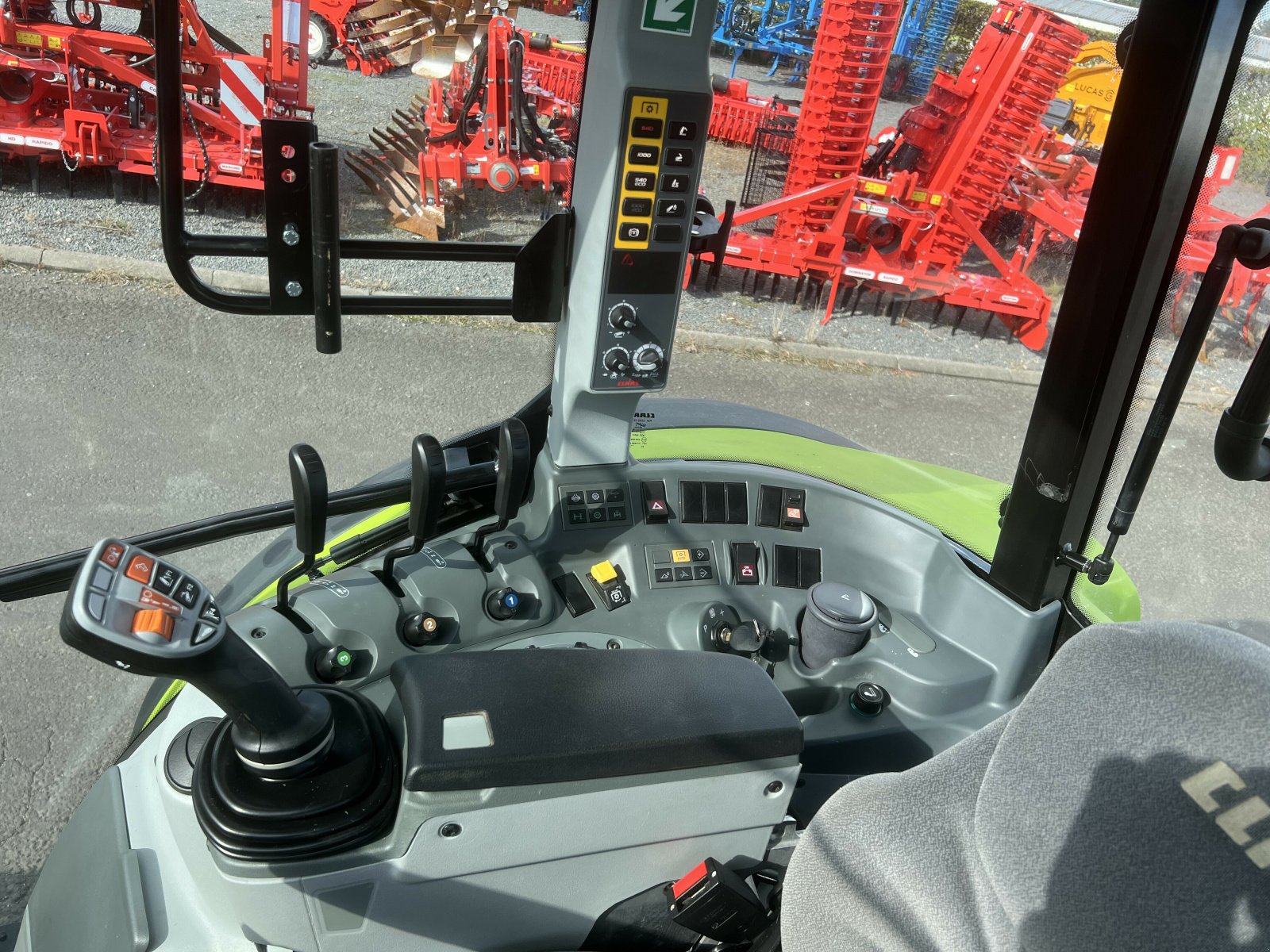 Traktor typu CLAAS ARION 430 MR SUR MESURE, Gebrauchtmaschine v Gannat (Obrázek 9)