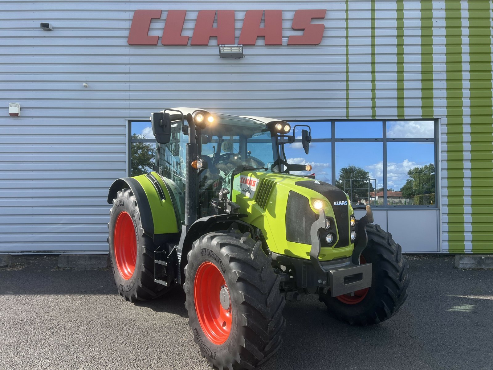 Traktor tipa CLAAS ARION 430 MR SUR MESURE, Gebrauchtmaschine u Gannat (Slika 1)