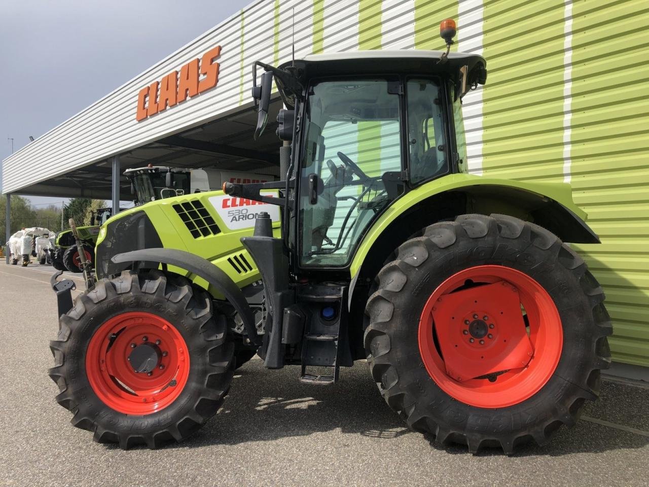 Traktor des Typs CLAAS arion 430 pdf avant, Gebrauchtmaschine in AILLAS (33 - GIRONDE) (Bild 2)