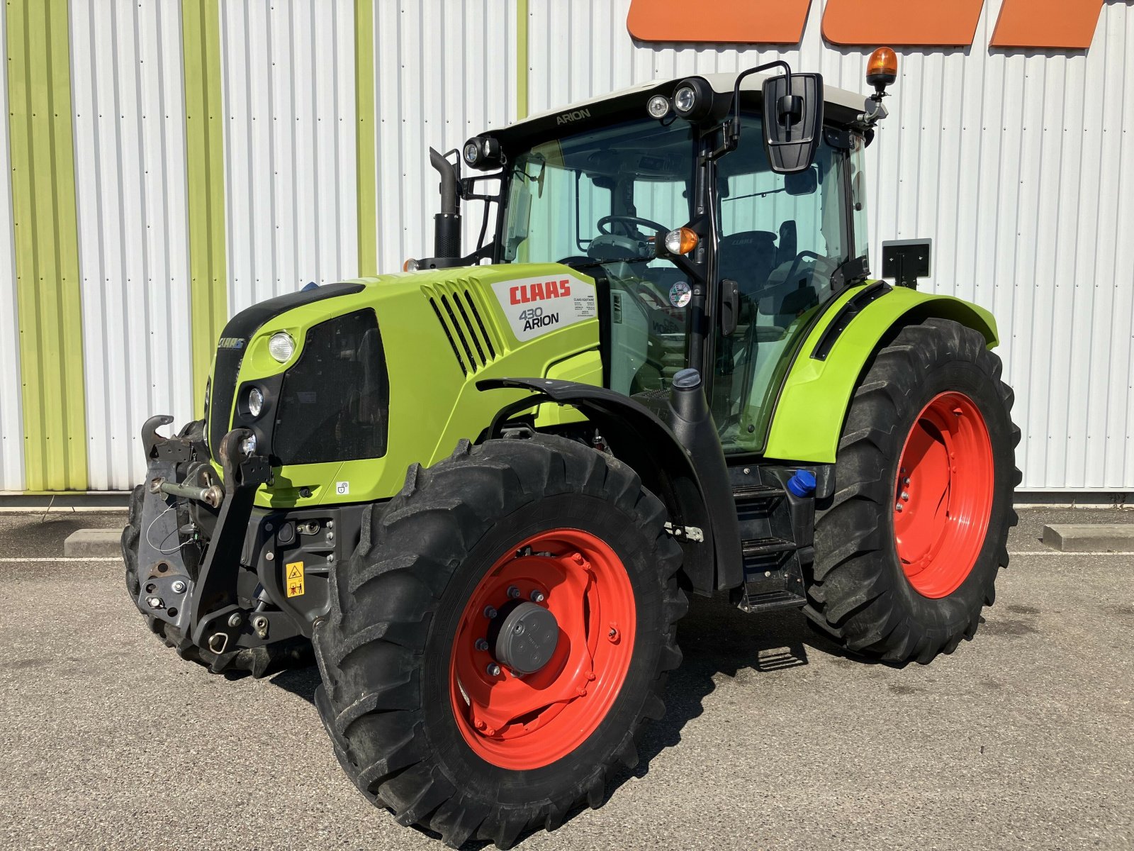 Traktor от тип CLAAS ARION 430 PDF AVANT, Gebrauchtmaschine в Gardonne (Снимка 1)