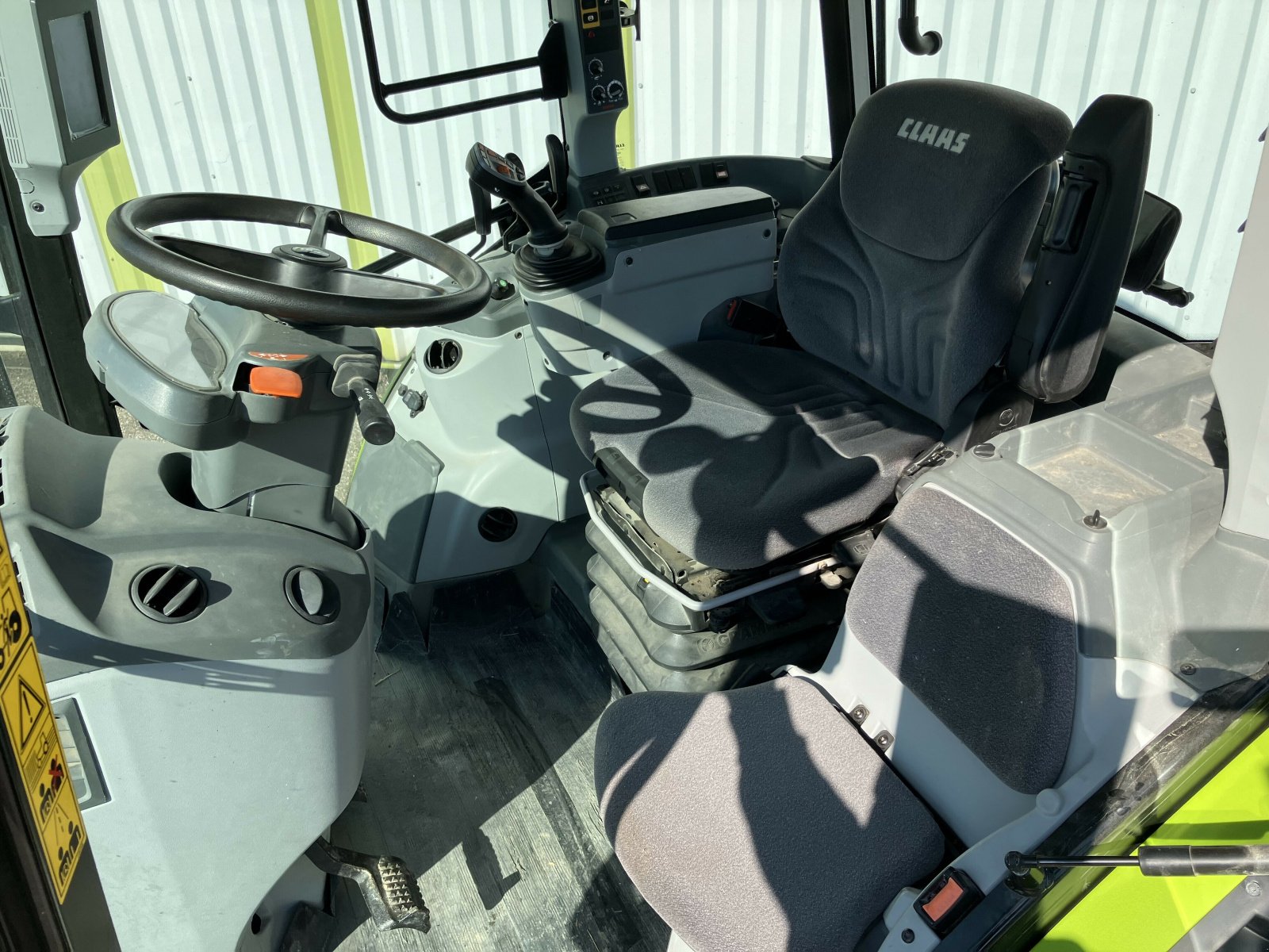 Traktor del tipo CLAAS ARION 430 PDF AVANT, Gebrauchtmaschine en Gardonne (Imagen 8)