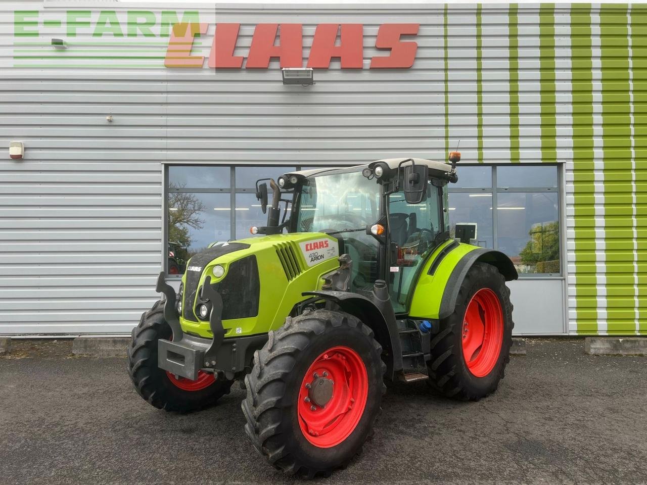 Traktor от тип CLAAS arion 430 sur mesure, Gebrauchtmaschine в SAULZET (Снимка 3)