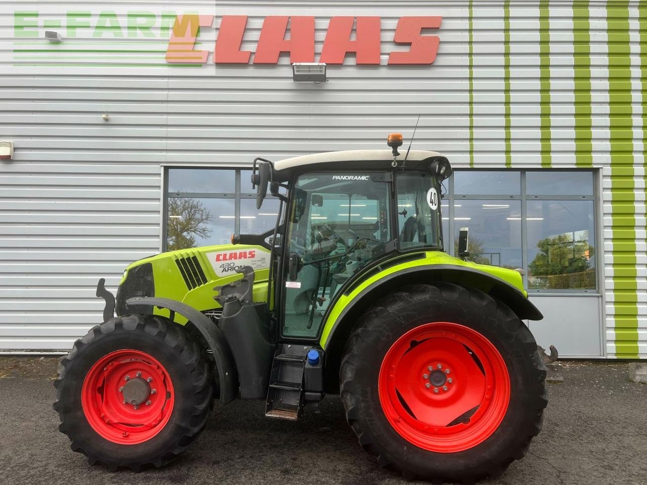 Traktor от тип CLAAS arion 430 sur mesure, Gebrauchtmaschine в SAULZET (Снимка 4)