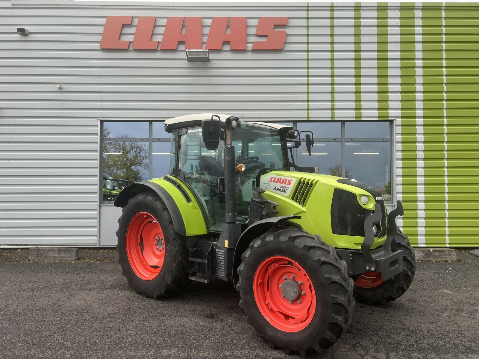 Traktor του τύπου CLAAS ARION 430 SUR MESURE, Gebrauchtmaschine σε Gannat (Φωτογραφία 1)