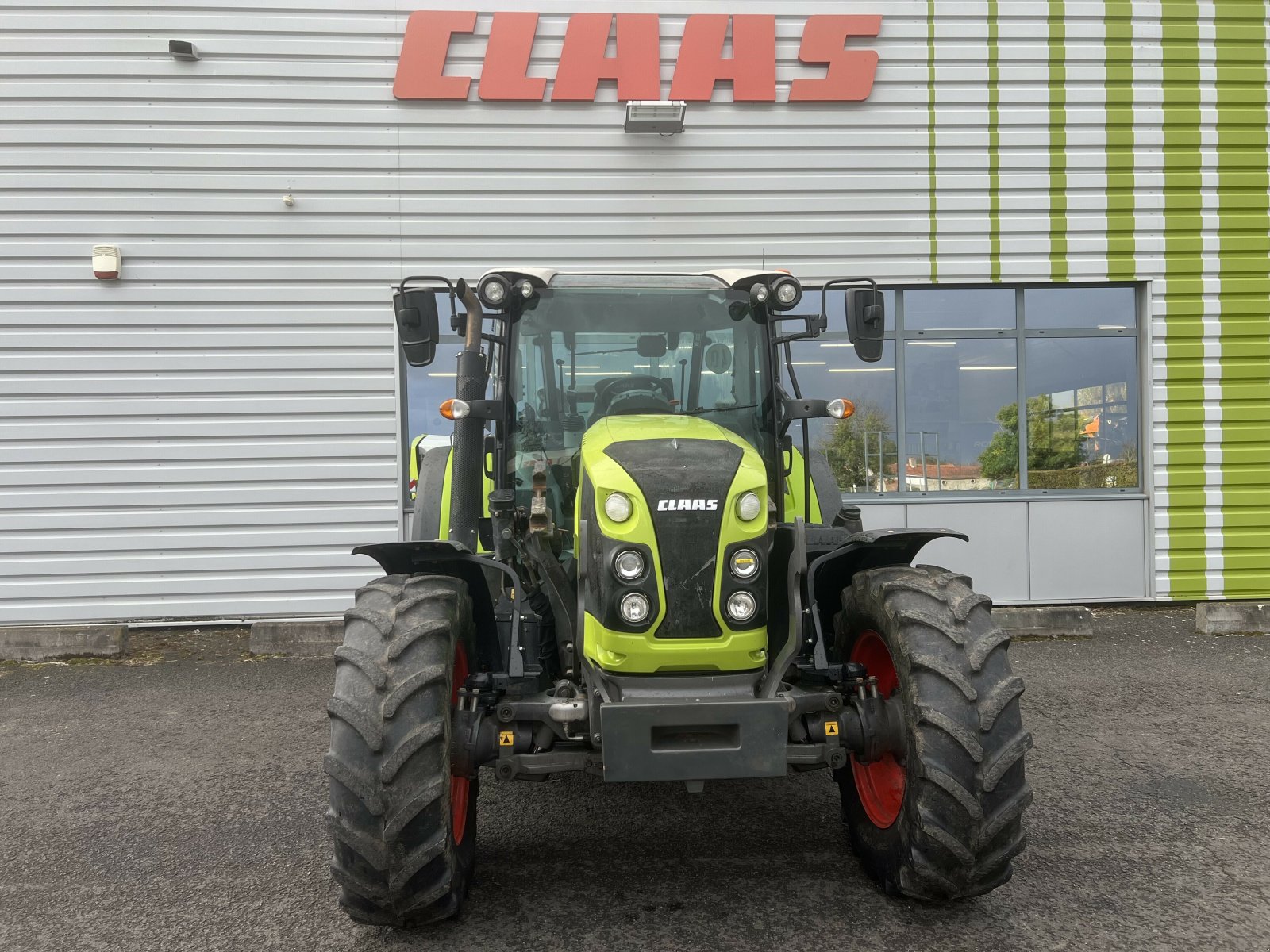 Traktor του τύπου CLAAS ARION 430 SUR MESURE, Gebrauchtmaschine σε Gannat (Φωτογραφία 2)