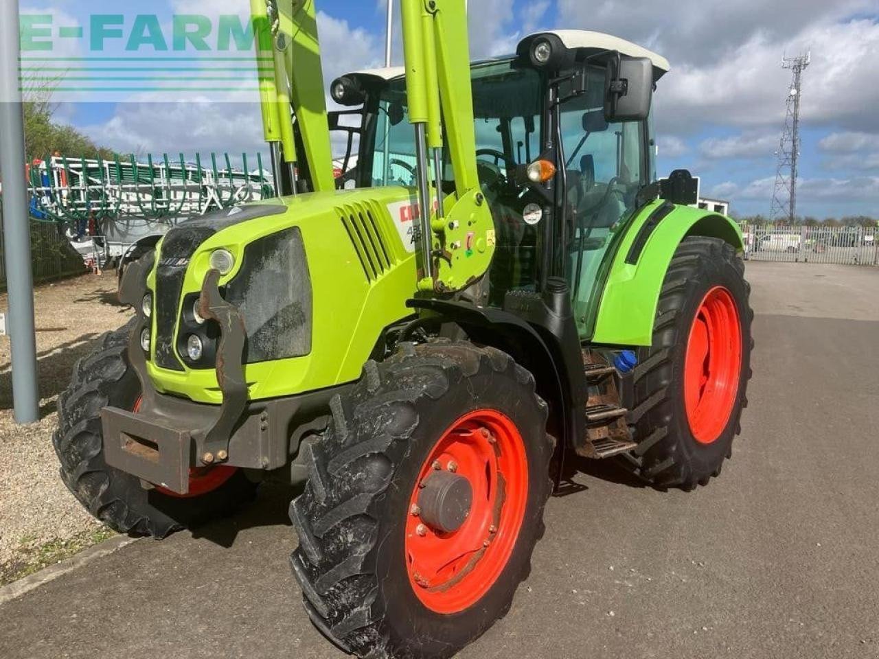 Traktor des Typs CLAAS ARION 430, Gebrauchtmaschine in SINDERBY, THIRSK (Bild 2)