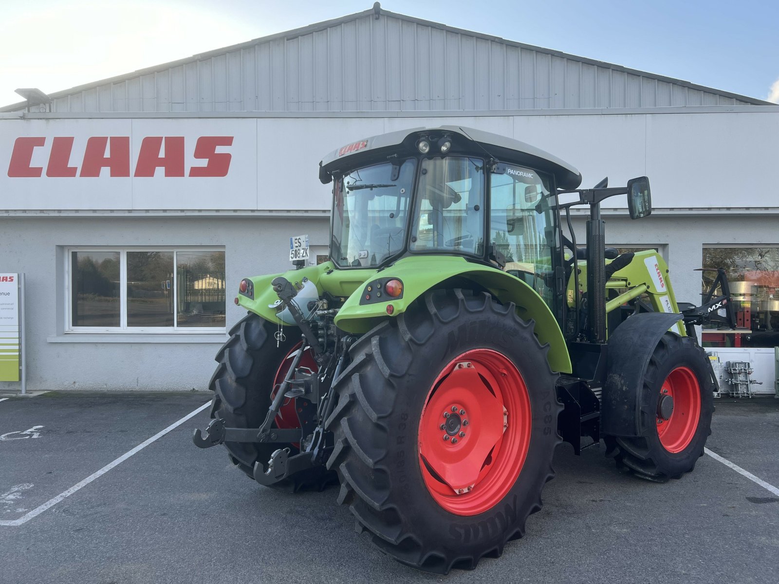 Traktor of the type CLAAS ARION 430, Gebrauchtmaschine in Moulins (Picture 3)