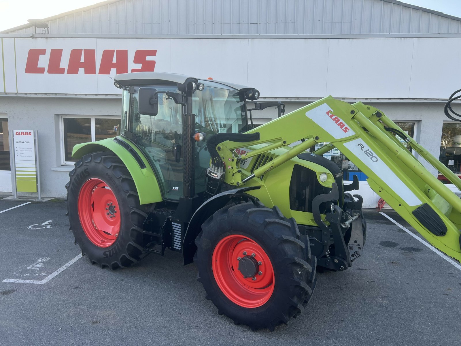 Traktor of the type CLAAS ARION 430, Gebrauchtmaschine in Moulins (Picture 1)