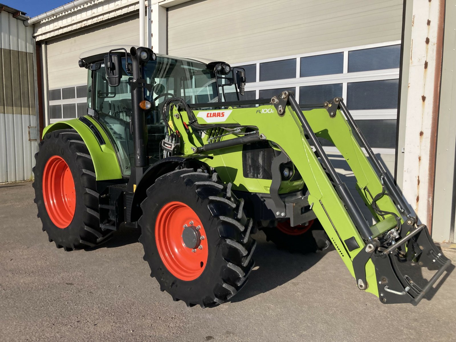 Traktor del tipo CLAAS ARION 430, Gebrauchtmaschine en LAIGNES (Imagen 4)