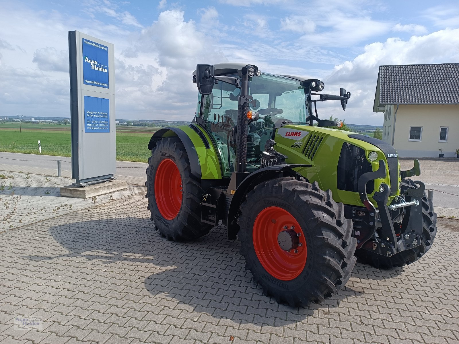 Traktor van het type CLAAS Arion 440 CIS, Gebrauchtmaschine in Moosthenning (Foto 1)