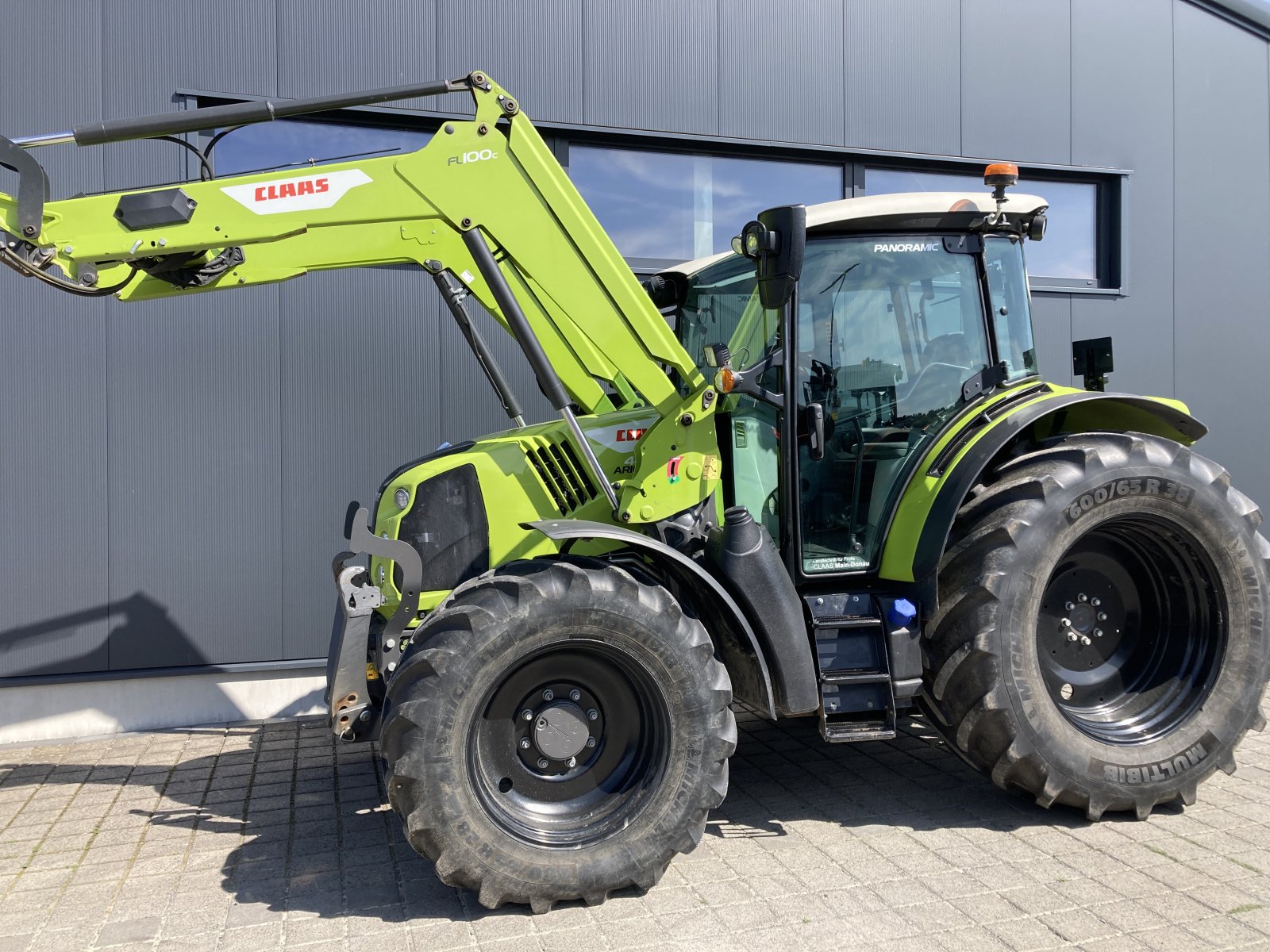 Traktor van het type CLAAS Arion 440 CIS, Gebrauchtmaschine in Wülfershausen an der Saale (Foto 2)