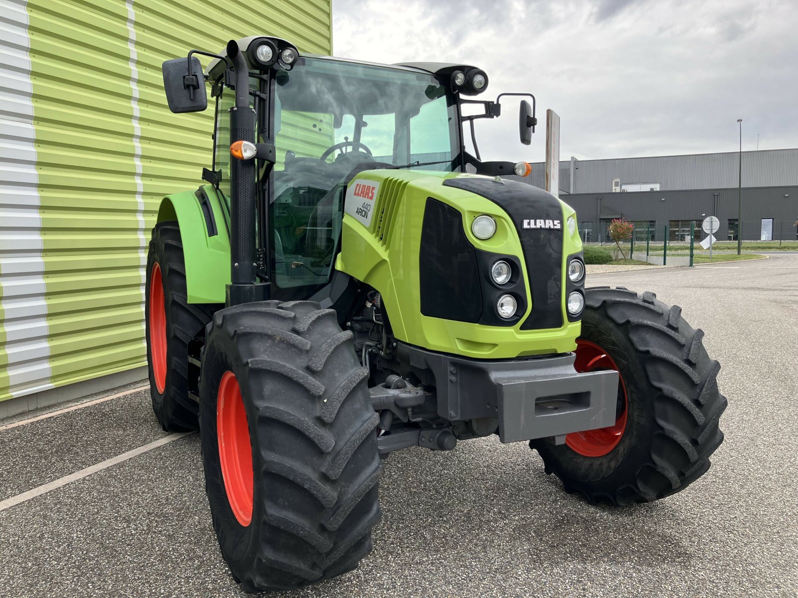 Traktor des Typs CLAAS ARION 440 PROACTIV, Gebrauchtmaschine in ailias (Bild 6)