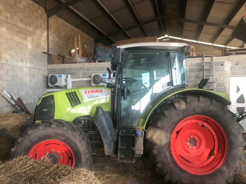 Traktor типа CLAAS ARION 440 SUR MESUR T4I, Gebrauchtmaschine в SAINT ANDIOL (Фотография 1)