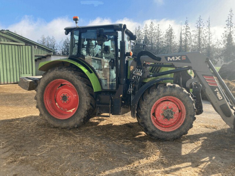 Traktor des Typs CLAAS ARION 440 SUR MESURE P240, Gebrauchtmaschine in PONTIVY (Bild 1)