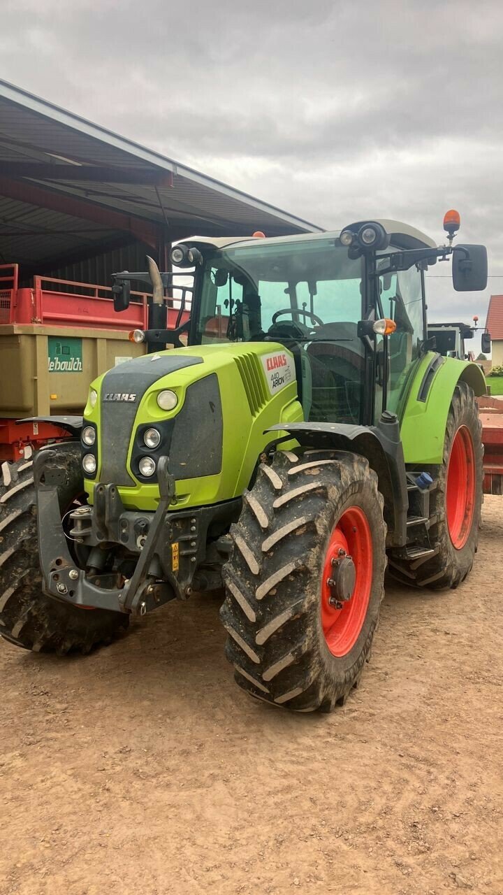 Traktor типа CLAAS ARION 440 T4, Gebrauchtmaschine в CHEMINOT (Фотография 1)