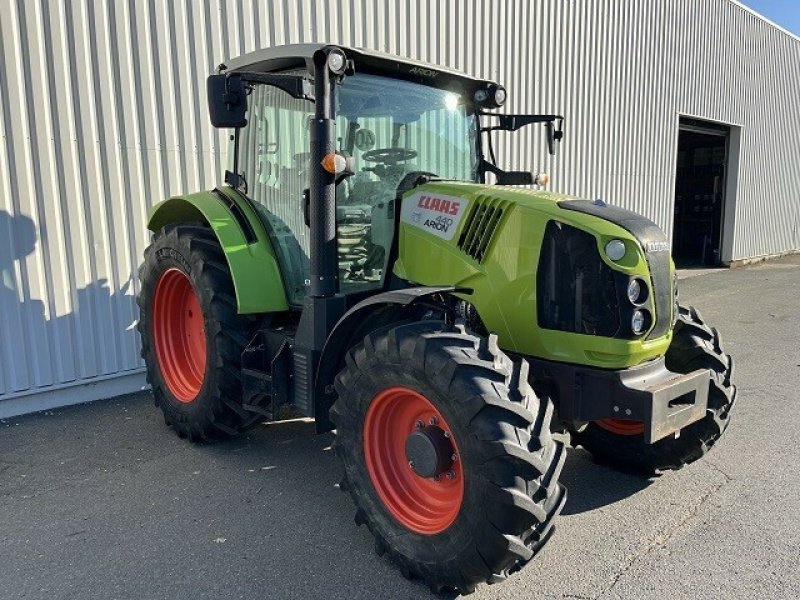 Traktor du type CLAAS ARION 440 T4F, Gebrauchtmaschine en Paray-le-monial (Photo 2)