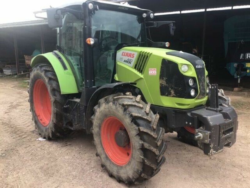 Traktor des Typs CLAAS ARION 440 T4F, Gebrauchtmaschine in Paray-le-monial (Bild 2)