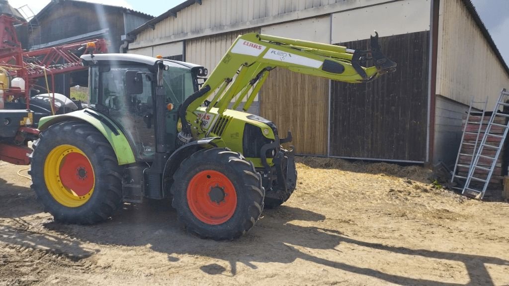 Traktor типа CLAAS ARION 440, Gebrauchtmaschine в ENNEZAT (Фотография 1)