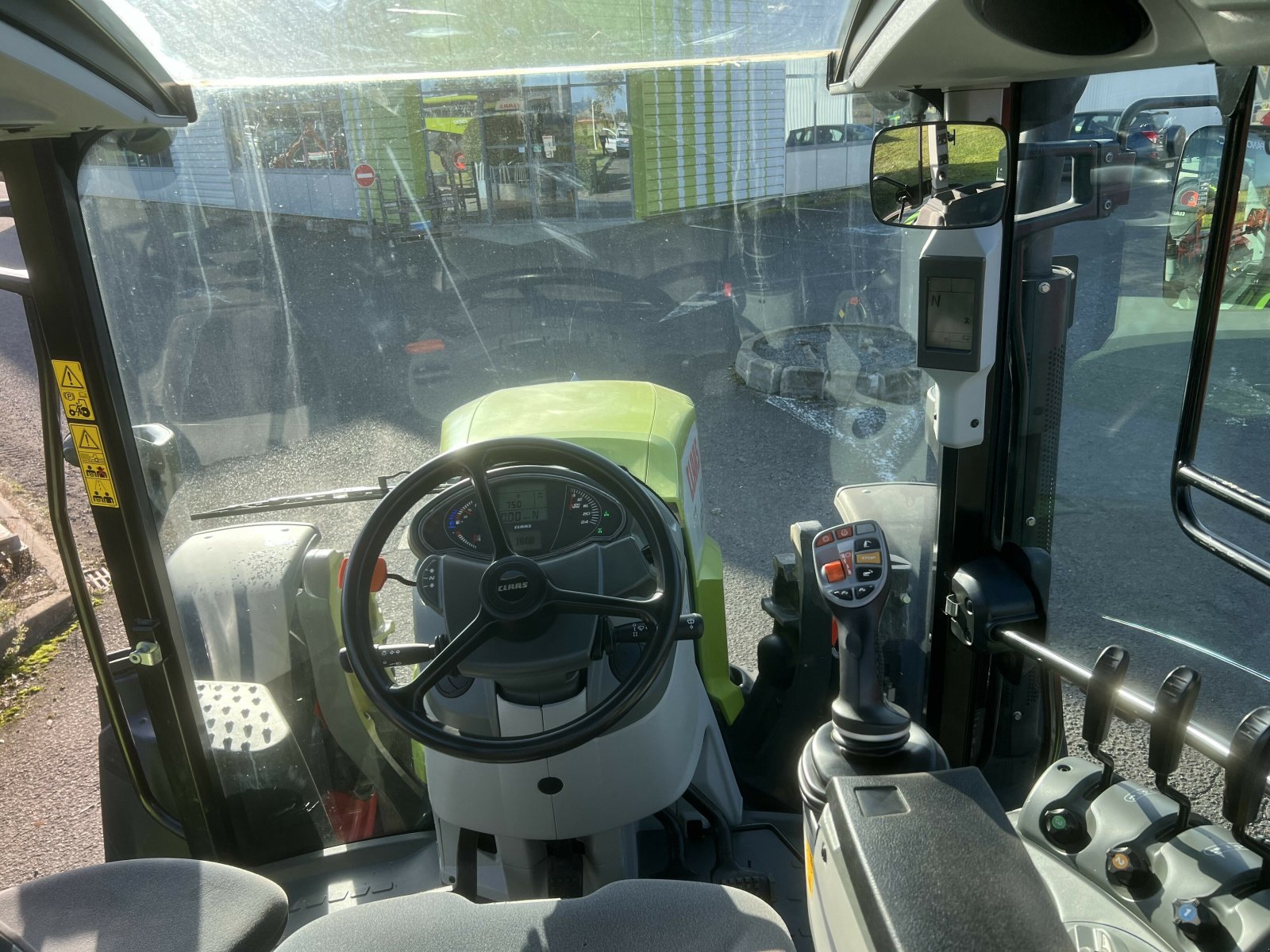 Traktor del tipo CLAAS ARION 440, Gebrauchtmaschine en Issoire (Imagen 10)