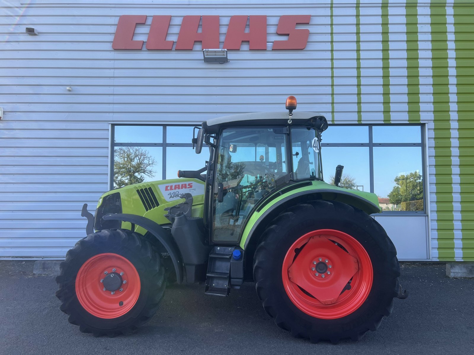 Traktor typu CLAAS ARION 440, Gebrauchtmaschine w Gannat (Zdjęcie 7)