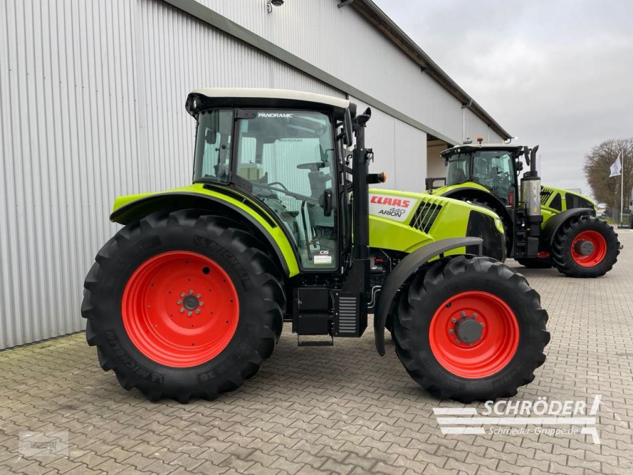 Traktor του τύπου CLAAS ARION 440, Gebrauchtmaschine σε Wildeshausen (Φωτογραφία 2)