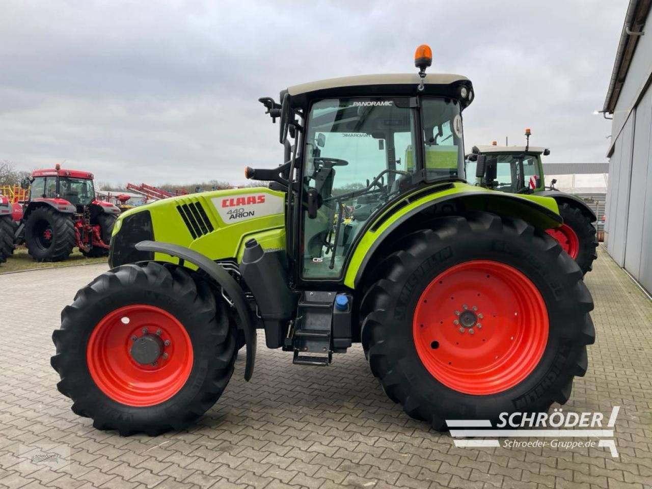 Traktor του τύπου CLAAS ARION 440, Gebrauchtmaschine σε Wildeshausen (Φωτογραφία 4)