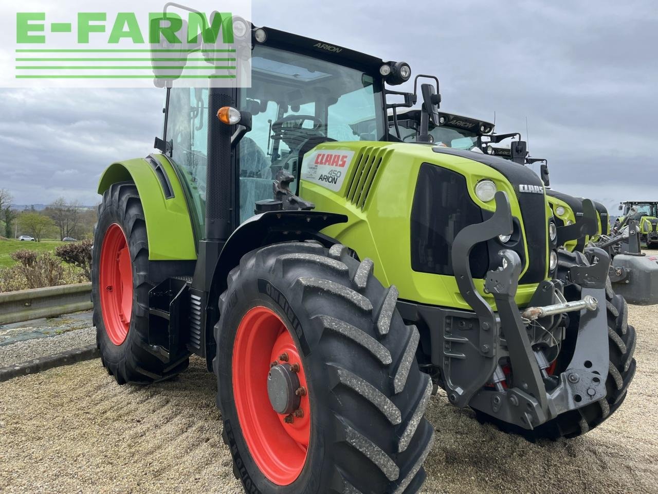 Traktor des Typs CLAAS arion 450 (a53/500), Gebrauchtmaschine in PONTIVY (56 - MORBIHAN) (Bild 2)