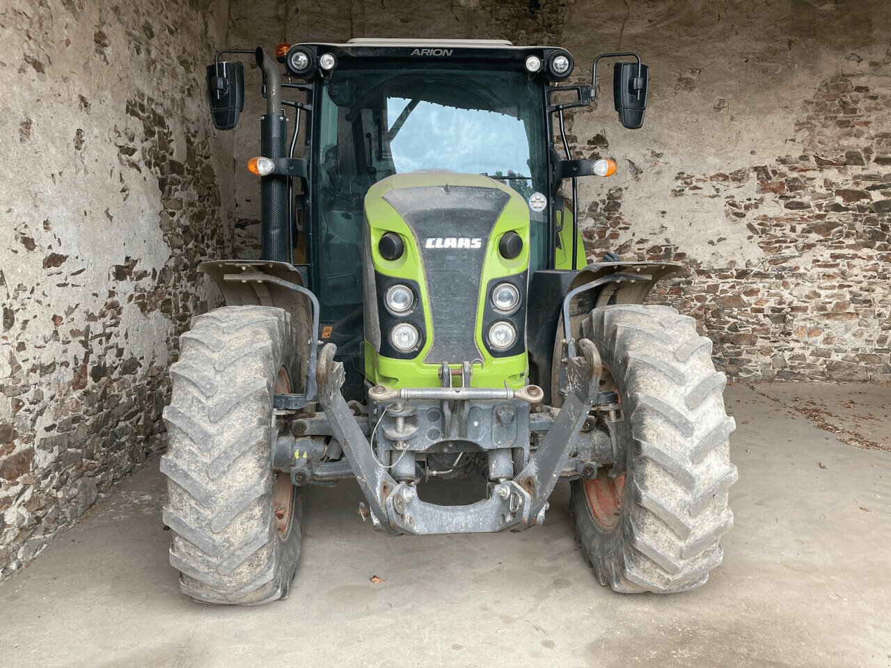 Traktor Türe ait CLAAS ARION 450 ADVANCE 18, Gebrauchtmaschine içinde ST CLEMENT DE LA PLACE (resim 2)