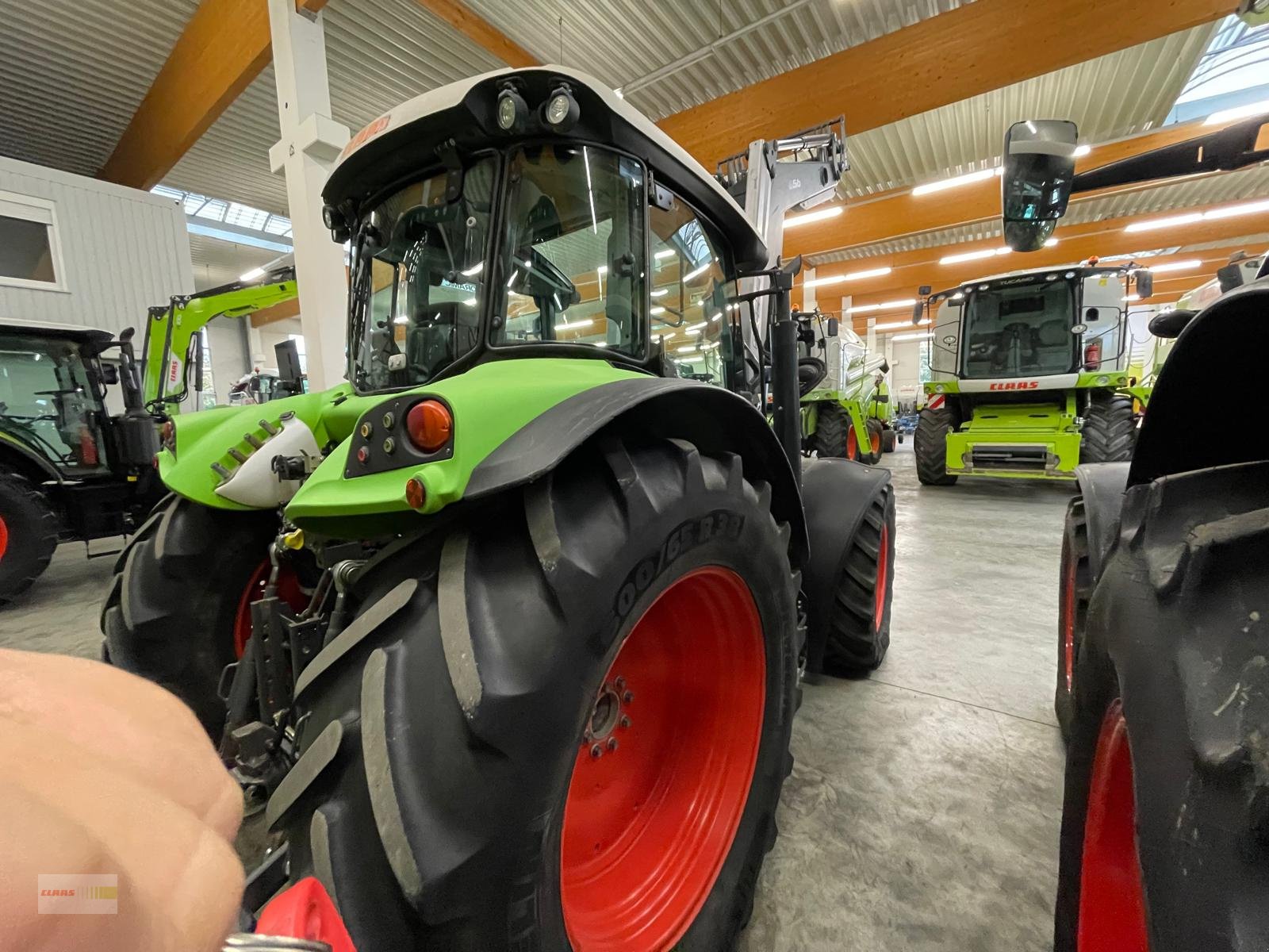 Traktor des Typs CLAAS Arion 450 CIS PANORAMIC, Gebrauchtmaschine in Langenau (Bild 4)