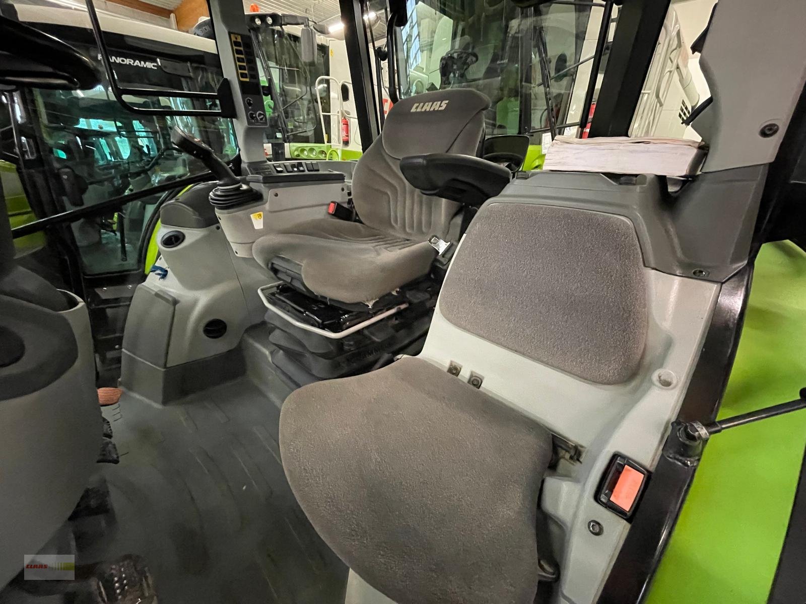 Traktor van het type CLAAS Arion 450 CIS PANORAMIC, Gebrauchtmaschine in Langenau (Foto 7)