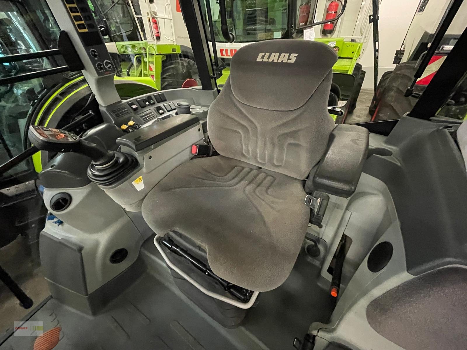 Traktor typu CLAAS Arion 450 CIS PANORAMIC, Gebrauchtmaschine w Langenau (Zdjęcie 8)