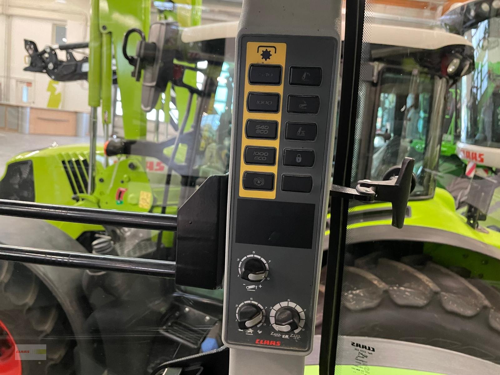 Traktor des Typs CLAAS Arion 450 CIS PANORAMIC, Gebrauchtmaschine in Langenau (Bild 15)