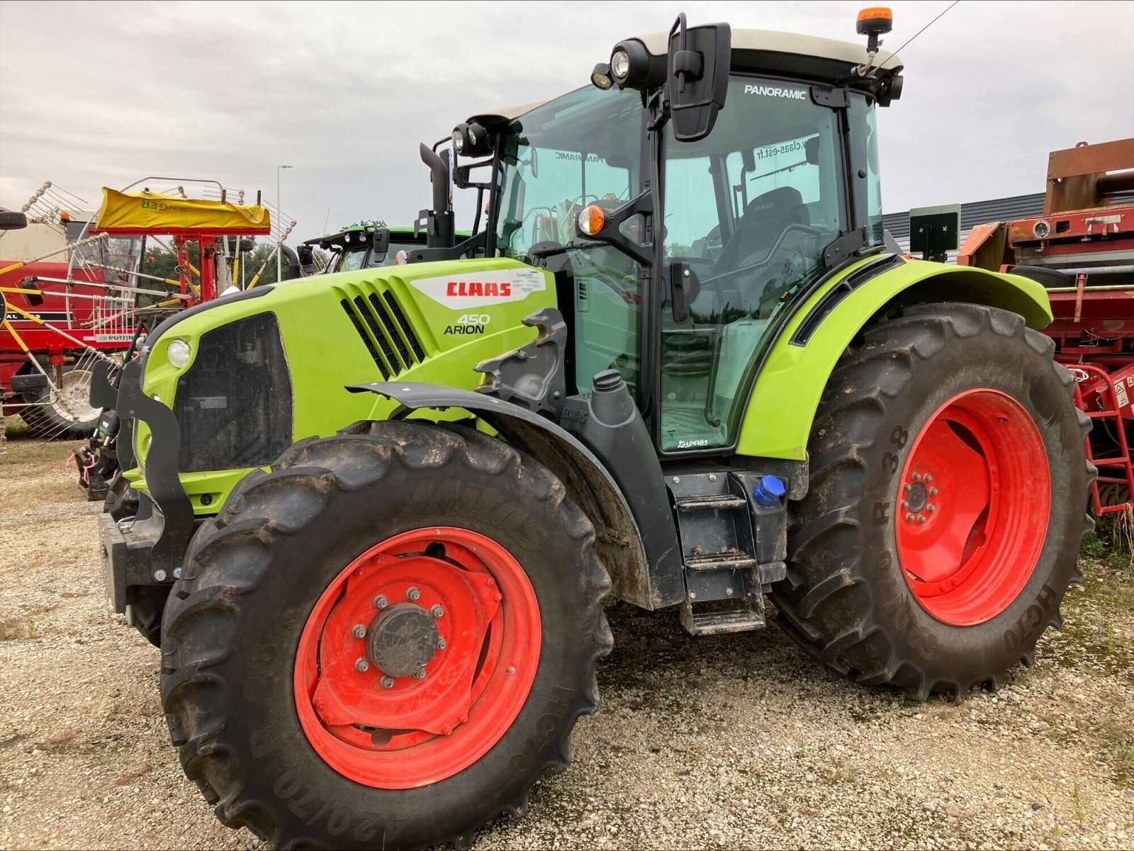 Traktor typu CLAAS ARION 450 STAGE V, Gebrauchtmaschine w CHEMINOT (Zdjęcie 1)