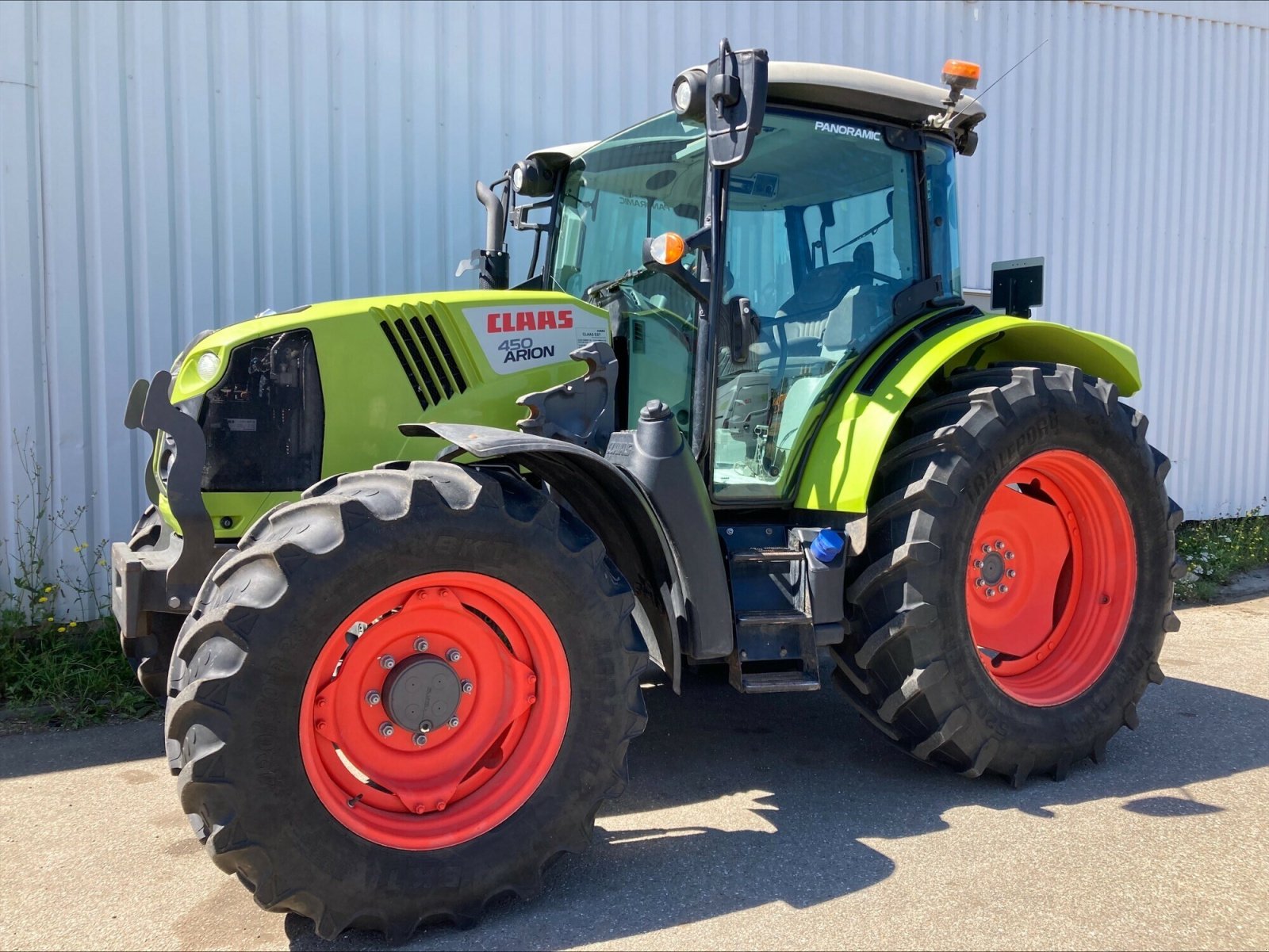 Traktor des Typs CLAAS ARION 450 T4, Gebrauchtmaschine in CHEMINOT (Bild 1)