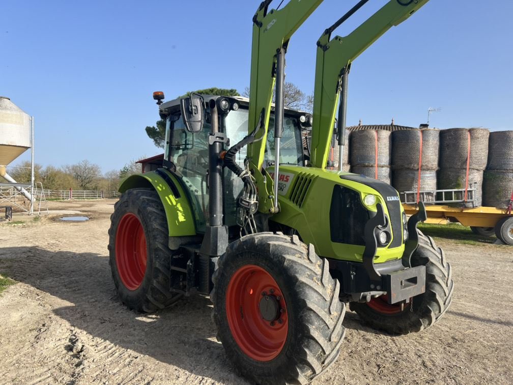 Traktor van het type CLAAS ARION 450, Gebrauchtmaschine in Aubiet (Foto 3)