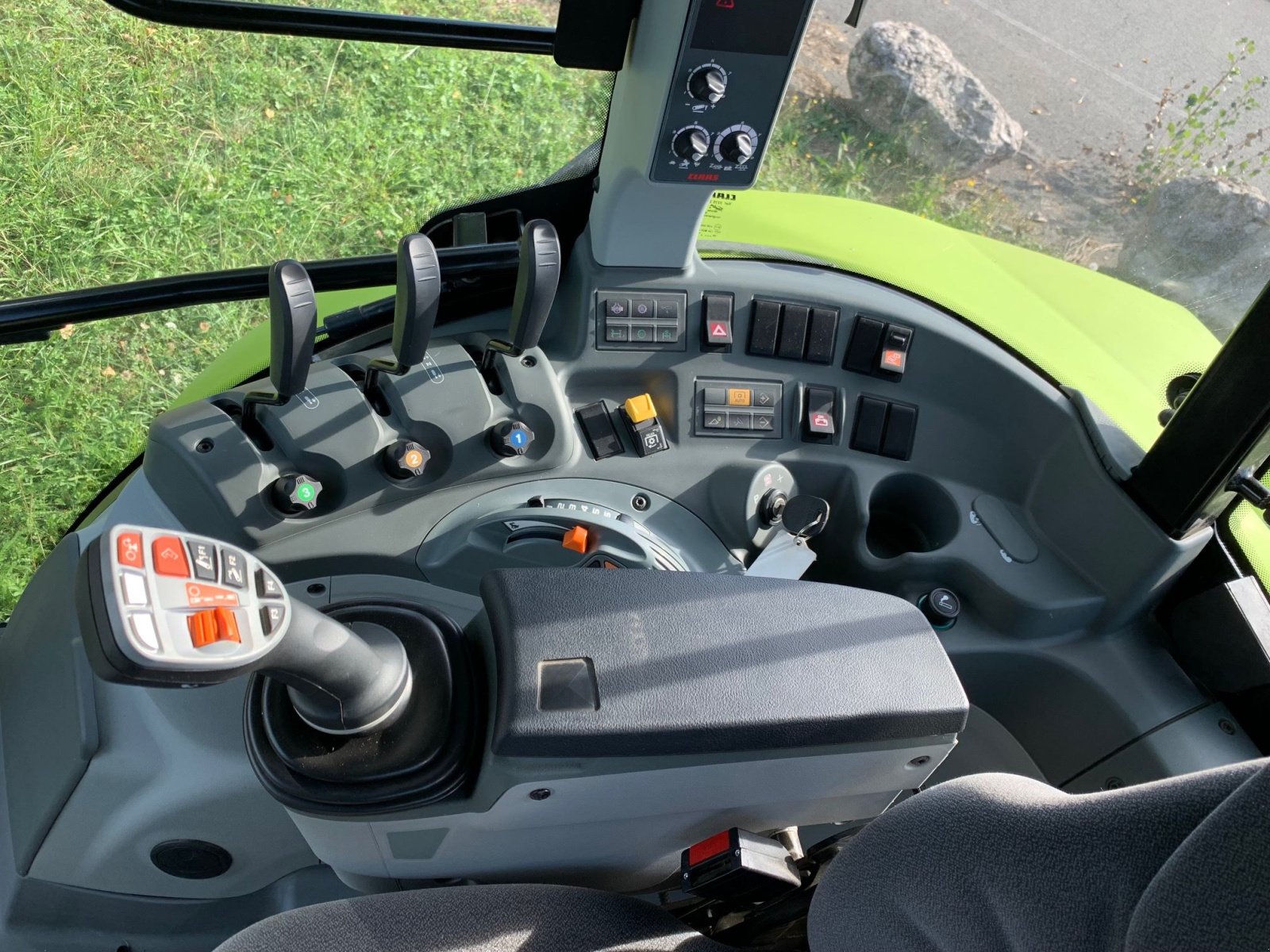 Traktor du type CLAAS ARION 450, Gebrauchtmaschine en Aubiet (Photo 10)