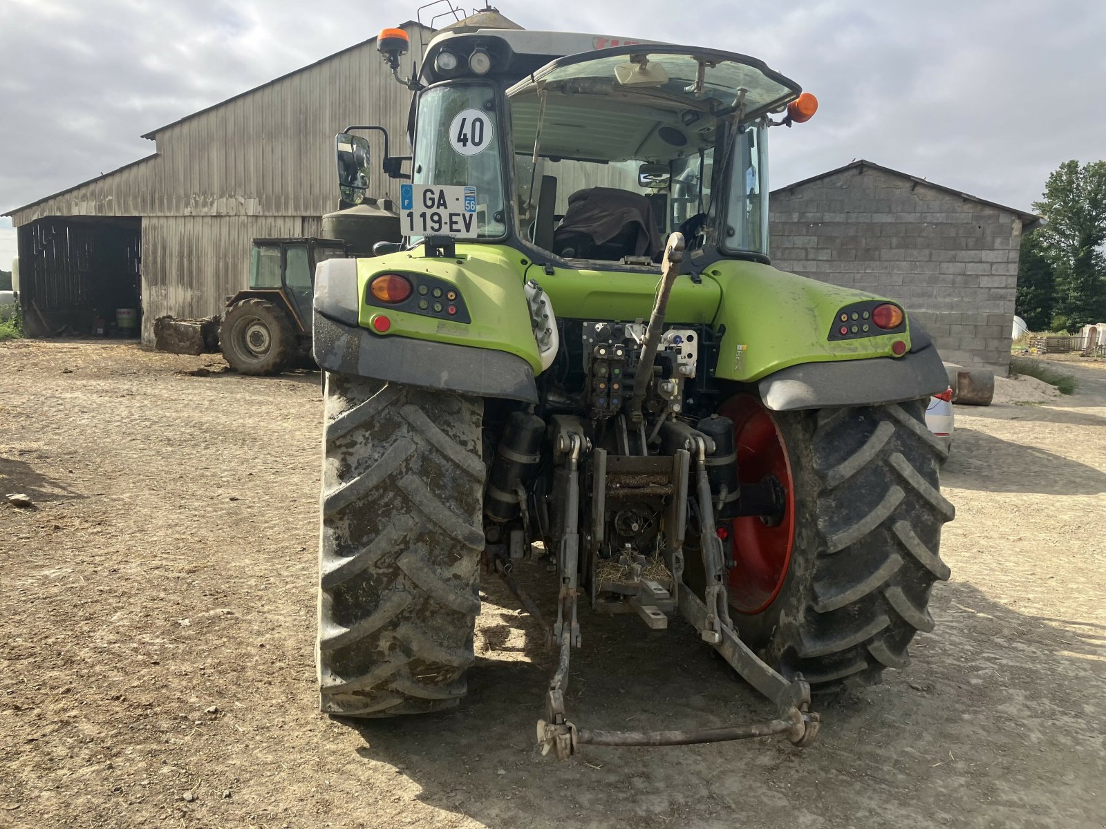 Traktor typu CLAAS ARION 450, Gebrauchtmaschine v PONTIVY (Obrázok 5)