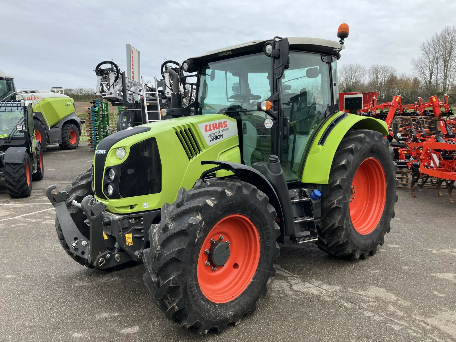 Traktor tip CLAAS ARION 450, Gebrauchtmaschine in BLENDECQUES (Poză 1)