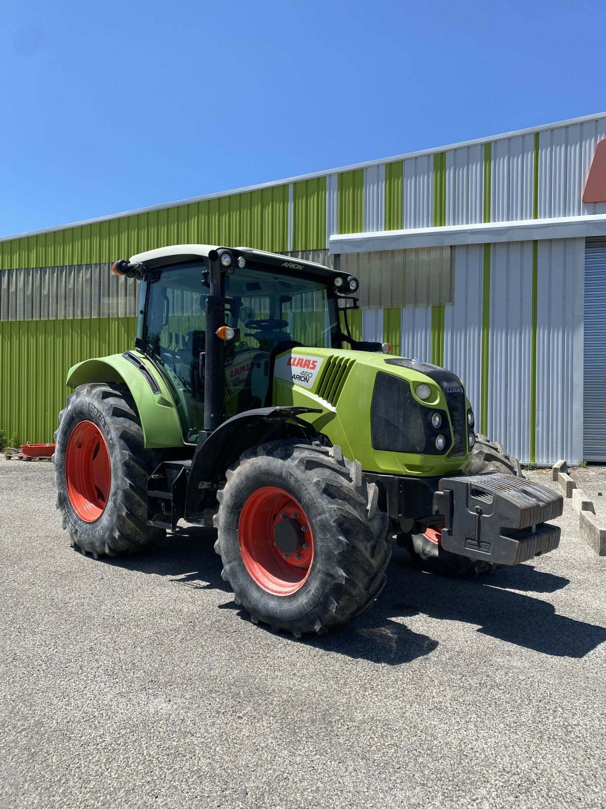 Traktor des Typs CLAAS ARION 460, Gebrauchtmaschine in SAINT ANDIOL (Bild 1)