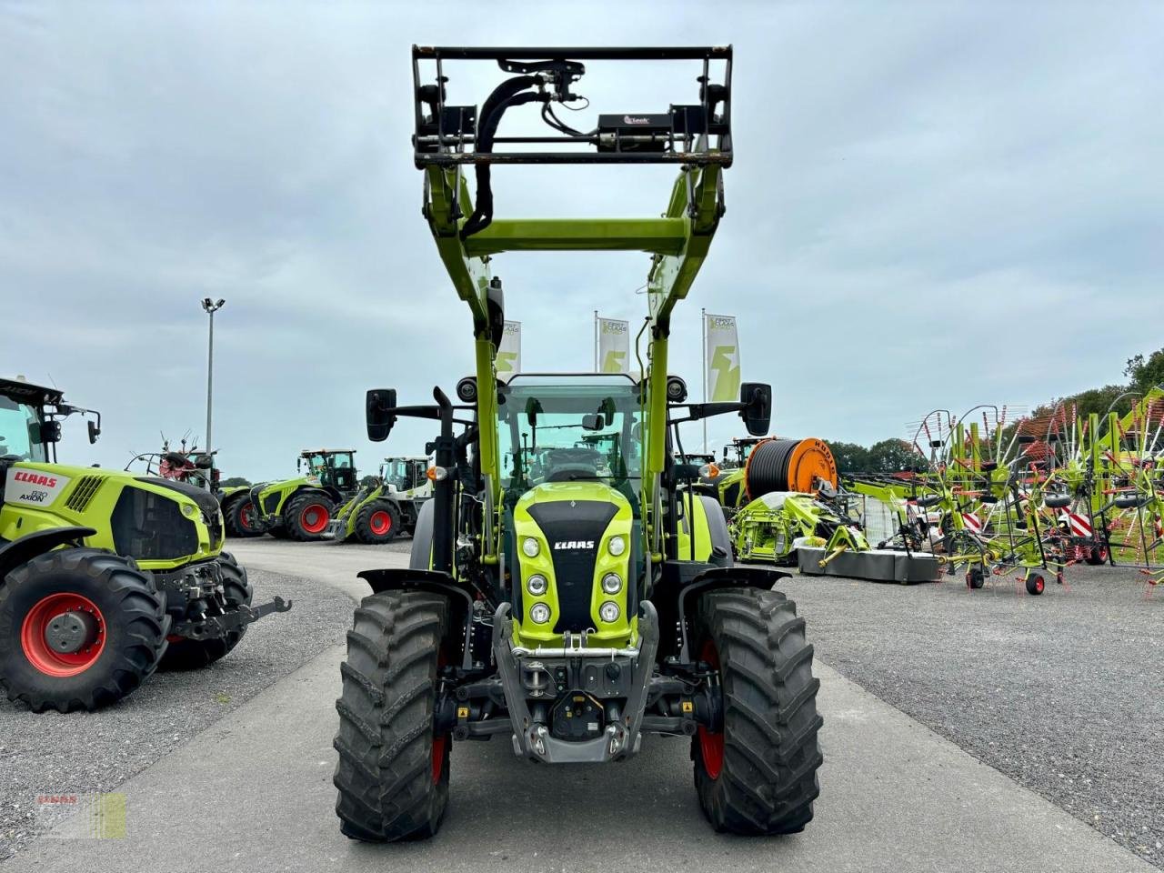 Traktor типа CLAAS ARION 470 CIS+ PANORAMIC, Frontlader FL 120, FKH + FZW, Klima, Druckluft, nur 371 h !, Gebrauchtmaschine в Molbergen (Фотография 9)