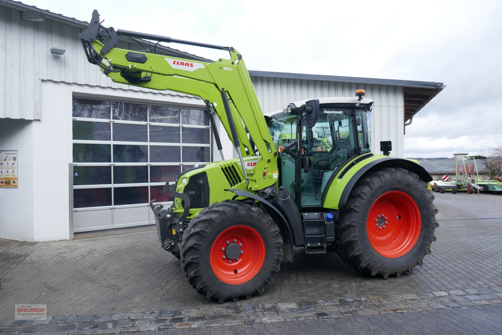 Traktor du type CLAAS Arion 470 CIS Panoramic inkl. FL 120C, Gebrauchtmaschine en Dorfen (Photo 1)