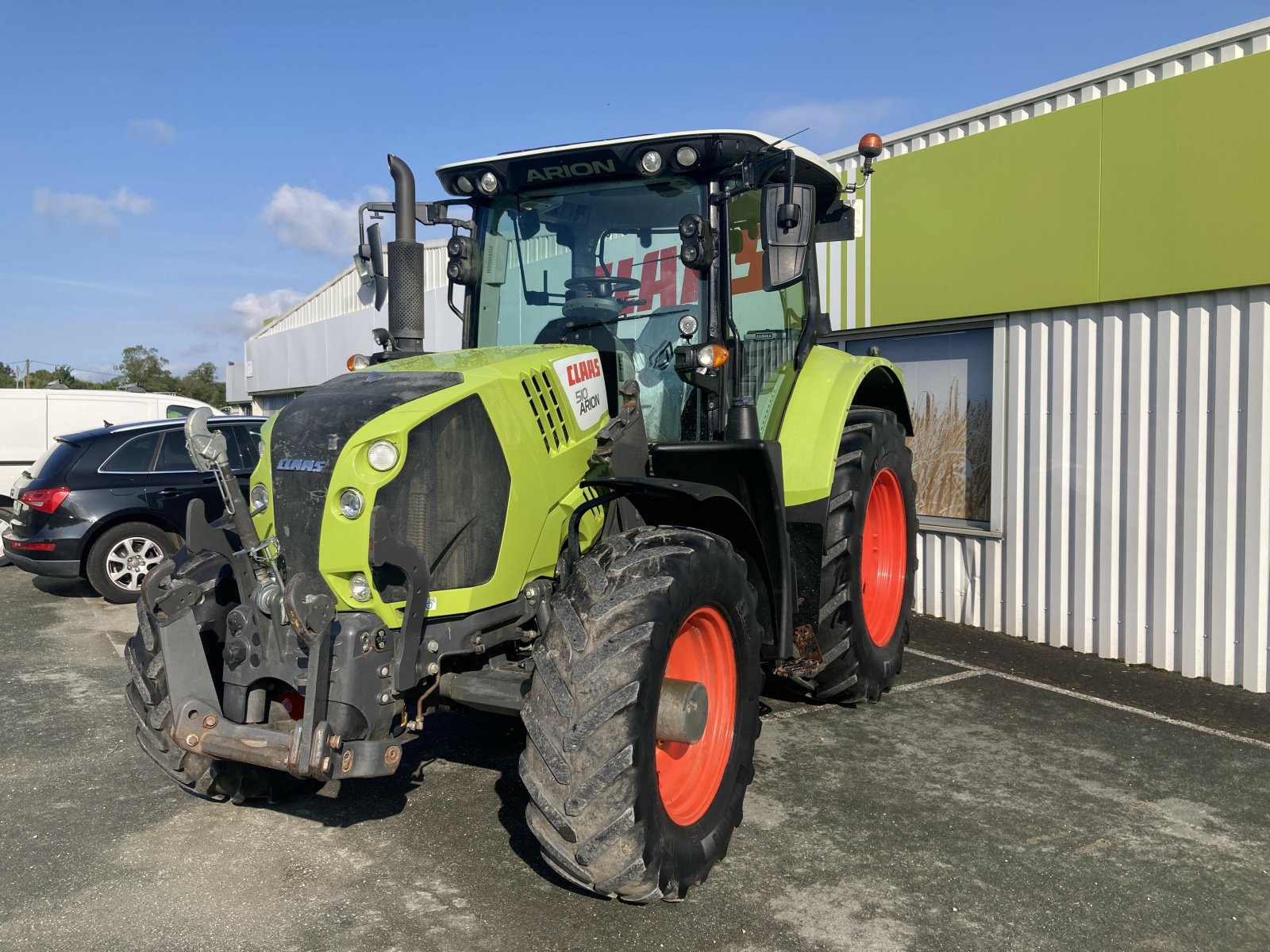 Traktor of the type CLAAS ARION 510 ADVANCE CMATIC, Gebrauchtmaschine in ST CLEMENT DE LA PLACE (Picture 3)