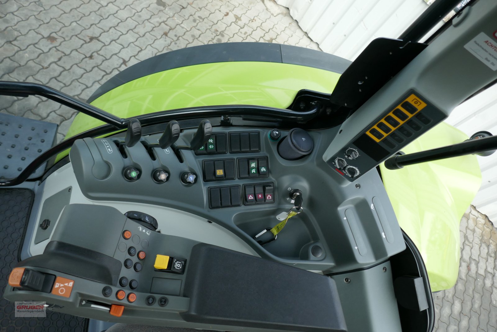 Traktor typu CLAAS Arion 510 CIS, Gebrauchtmaschine v Dorfen (Obrázek 11)