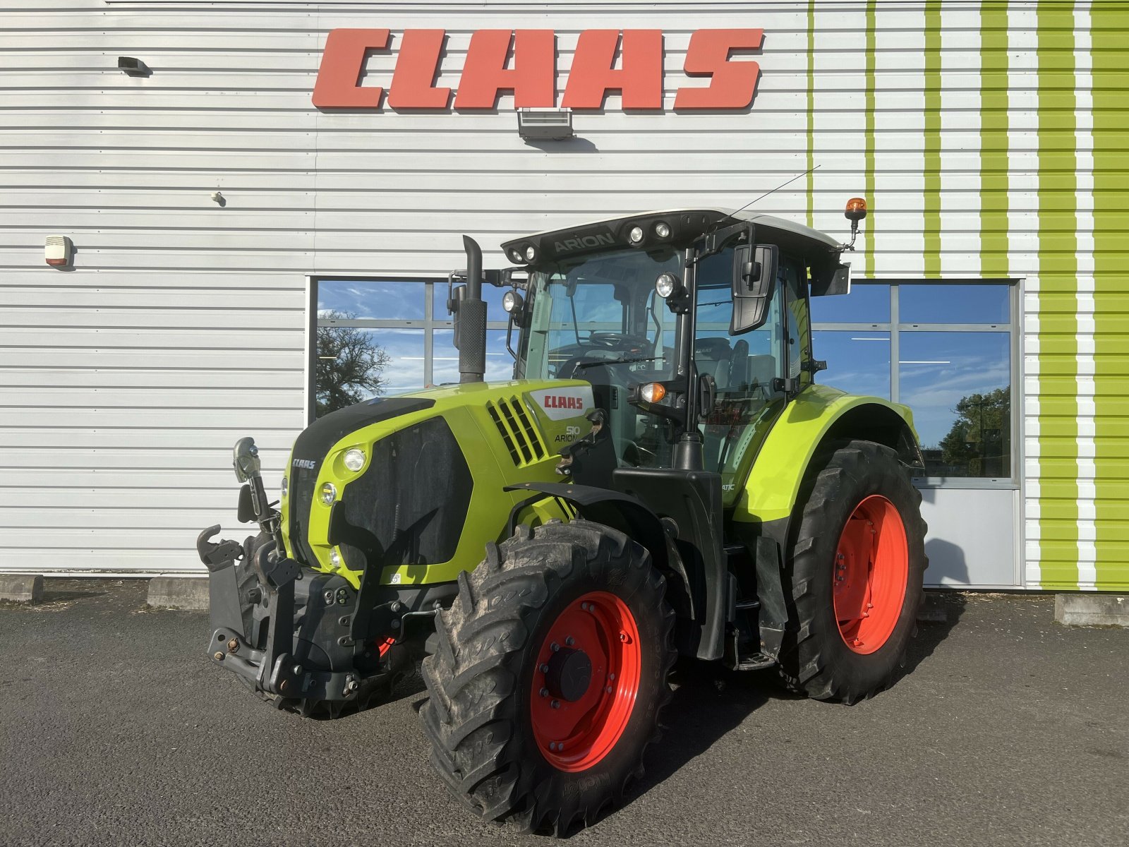 Traktor du type CLAAS ARION 510 CMATIC S5, Gebrauchtmaschine en Gannat (Photo 3)